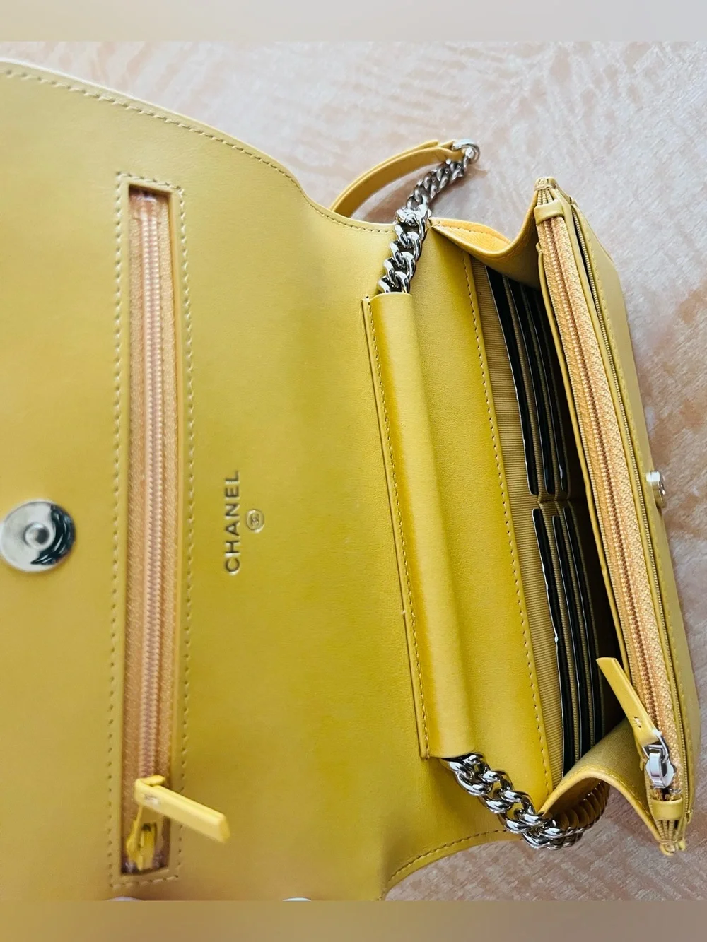CHANEL boy wallet on chain - brand new